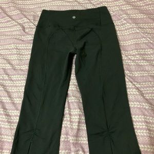 Lululemon Capri with Slit Size 6!